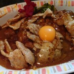 カレーとハンバーグの店　バーグ - スタミナカレー生たまご（800円税込）