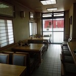 英 - 店内の雰囲気