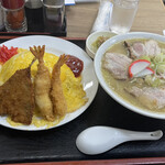 中根うどん - アジフライはサービスで