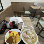 中根うどん - オンダライス（エビフライ）と、ちゃんぽん