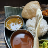 南インド料理店 ボーディセナ - 料理写真:バナナリーフの上に