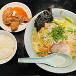 ごう家 - 「野菜塩ラーメン」930円税込み♫、「手羽先セット」400円税込み♫