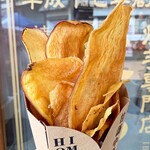 焼き芋専門店 芋やす - おさつチップス 360円