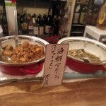 Hanashinobu - カウンターの大皿料理1
