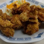 いすず - 名物・もも唐揚げ。熟練の技、最高。