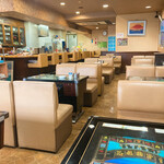 ビクトリー - 店の八割くらいが雀卓。
