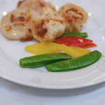 家全七福酒家 - 《本日推介菜（このひのひとしな）》"避風塘炒三鮮（ふねずまひのたみふう、えびほたてあをものいため）"、蔬菜（あをもの）