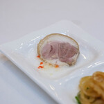 家全七福酒家 - 《燒味拼涼菜（やきものいりのさきづけ）》"餚肉（ぶたにくにこゞり）"の等類（たぐひ）