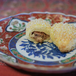 家全七福酒家 - 《打包（いへづと）》"叉焼酥（やきぶたパイ）"、斷面（きりくち）