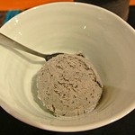 和み庵　篤屋 - 黒ごまアイス