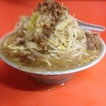 ラーメン富士丸 - 軽くタワーになってます