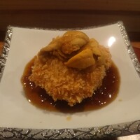 肉割烹 五平 - 和牛メンチのウニのせ