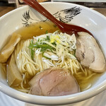 やきめし屋 植竹 - 料理写真:鶏塩ラーメン　750円。