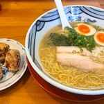 らーめん琴海 - 何故か唐揚げ