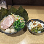 横浜家系ラーメン 蓮 - 無限ライスも美味しくいただきました