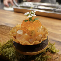 IZA - サーモンと梨のタルタル