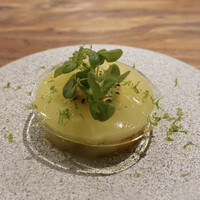 IZA - 赤海老、ゴールデンキウイのマリネ