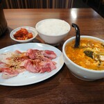 Nikutonya Chokusou Yakiniku Banri - 本日の焼肉とユッケジャンスープ(肉1.5倍)