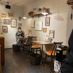 Ritoru Nesuto Kafe - 店内雰囲気。テーブル席もありもうす