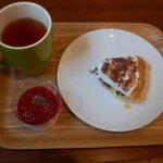 コレット - 紅茶３００円　生チョコパイ３８０円