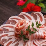 あぐー豚しゃぶしゃぶ・肉巻きおにぎり専門店 琉球肉丸 - 沖縄在来種のあぐー豚のしゃぶしゃぶになります。甘みと旨味たっぷりのお肉の美味しさを自家製ポン酢でお召し上がりください。