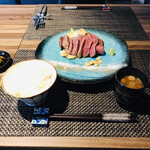 渡 - ランプステーキとご飯のセット