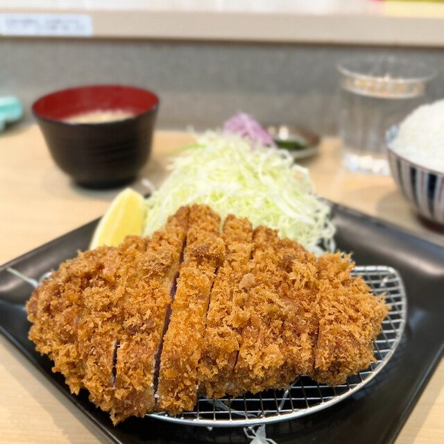 とんかつ檍のカレー屋いっぺこっぺ 新橋店>