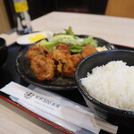 takujouremonsawa-andohaibo-ruyakitoritabehoudaikampaigohyakusakaba - ランチの若鶏の唐揚げ定食