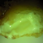 台湾家庭料理 福味香 - お箸で割るとこんな感じです、ミルクがとろ〜り（≧▽≦)