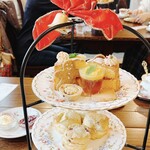 BERRY’S TEA ROOM - 