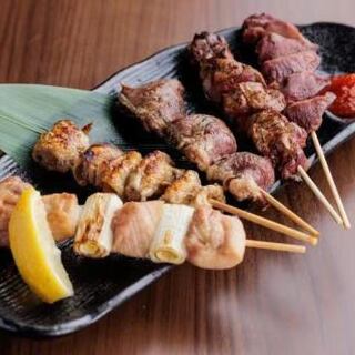 Our proud Hakata pork belly skewers and local chicken are grilled over charcoal♪ Assorted platters are also available!