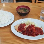 Kitsuchin San - チキンソテー　トマトソース、ご飯大盛り