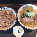 Keigetsu - 肉丼と塩ラーメンセット800円