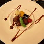 190898920 - 牛フィレ肉の煎り焼き　山椒風味ソース　2022.11