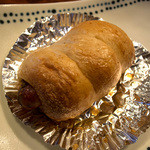 ばあばのパン屋さん - 「ウインナー」（140円）。意外にもしっかりしたウインナー入ってます。