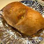 ばあばのパン屋さん - 「コーンツナ」（130円）。惣菜系でもパンの美味しさは存分に。