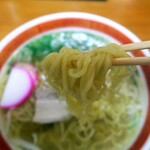 旬の料理 中華そば きんぐ - 麺の様子が良く分かる「天空 麺リフト」