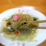 Shunno Ryouri Chuukasoba Kingu - 麺の様子が良く分かる「天空 麺リフト」