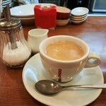 Da 'fronte - コーヒーや紅茶にジュースなどランチはドリンク付き、KIMBOのマシンで抽出したコーヒーは苦味や香りも本格的