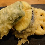 日本酒バルからつや - 令和4年12月 ランチタイム
            天ぷら定食のピーマン、茄子、蓮根