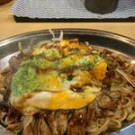 神保町 やきそば みかさ - 神保町やきそば ソース＋肉増し('22/12/02)