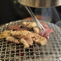 炭火焼肉ホルモン うしごろ 中目黒店 - ホルモン盛り合わせ塩