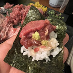 Hiito - 付属の海苔とご飯で、ミニ手巻きに