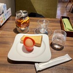 むさしの森珈琲 - HOTフルーツティ770円+ゆで玉子トースト