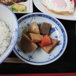 Marufuku Shokudou - サトイモ・さつま揚げの煮物
