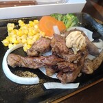 いきなりステーキ - 乱切りカットステーキ200g ライス、スープ付 1540円(税込)
            