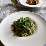 カフェ＆レストラン ヴィーニュ - 「イベリコ豚と季節野菜のバジルソース」1,380円