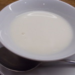 キッチンミルポワ - じゃがいもの冷製スープ。