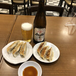 Naokyuu - ①焼餃子3個、しそ餃子3個、アサヒスーパードライ中瓶