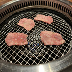 焼肉 静龍苑 - 普通のタン塩を焼きます